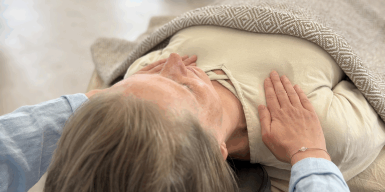 AUVO® Balance (25 min): What to Expect From a Structured Treatment That Supports Deep Relaxation